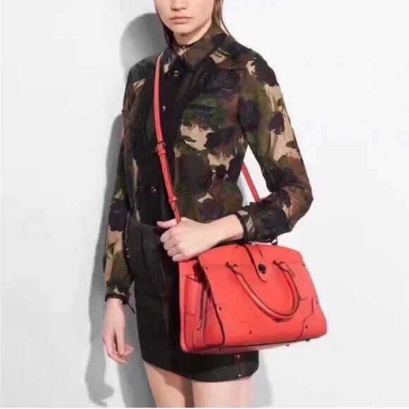 Like New Coach Mercer Red/Orange Leather Shoulder Bag - Picture 3 of 17